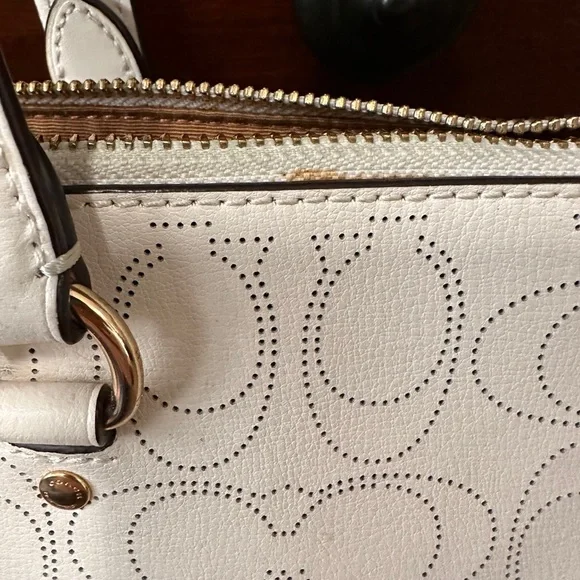 Coach Ivory Signature C Gallery Tote - Picture 3 of 14